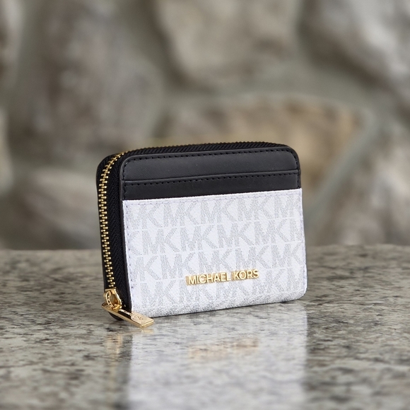 Michael Kors Handbags - Michael Kors Jet Set Logo Medium Card Case Wallet